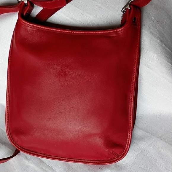 Coach Vintage Red Leather Crossbody Bag - Picture 5 of 12